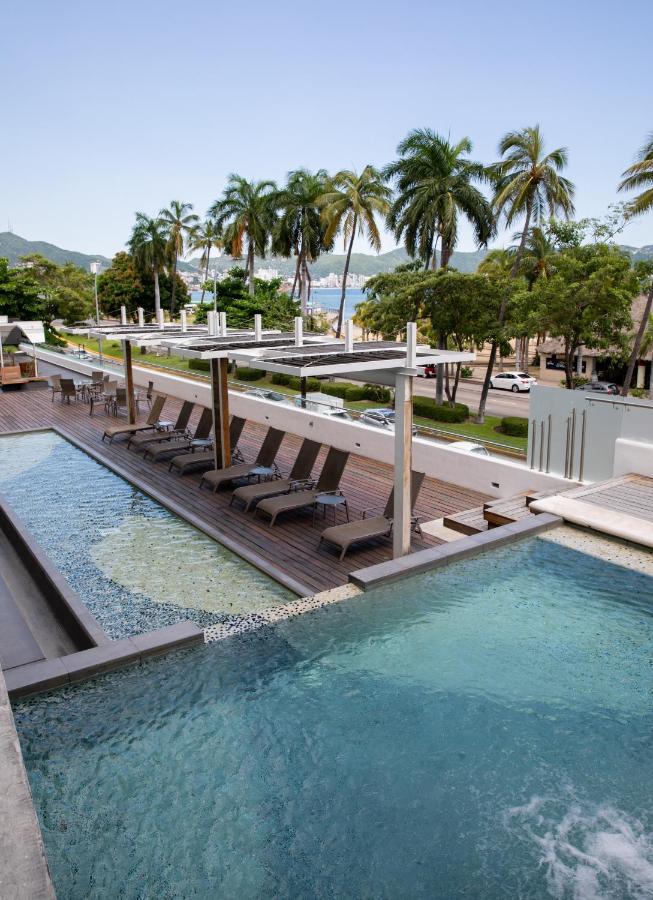 Ramada By Wyndham Acapulco Hotel & Suites Esterno foto