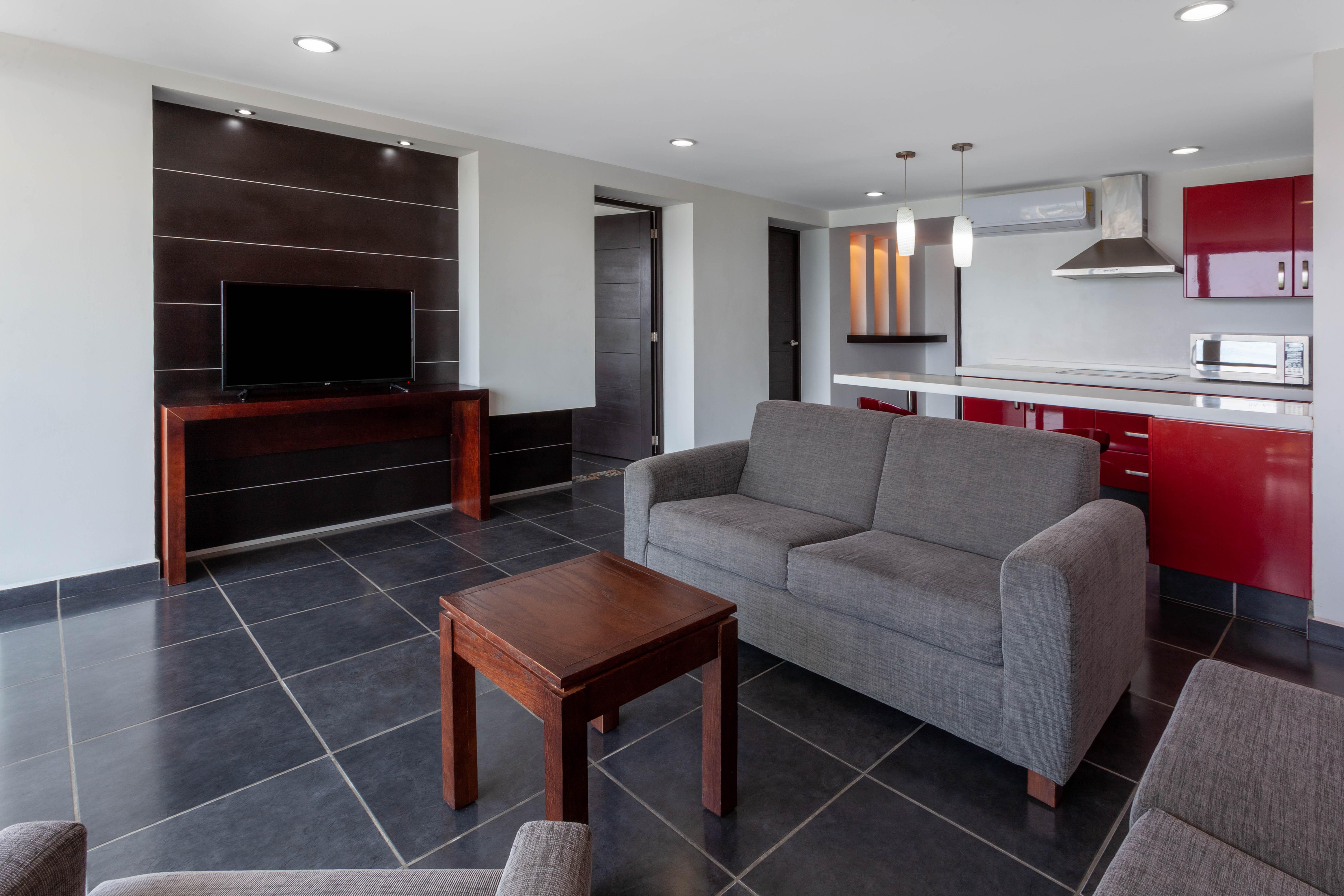 Ramada By Wyndham Acapulco Hotel & Suites Esterno foto