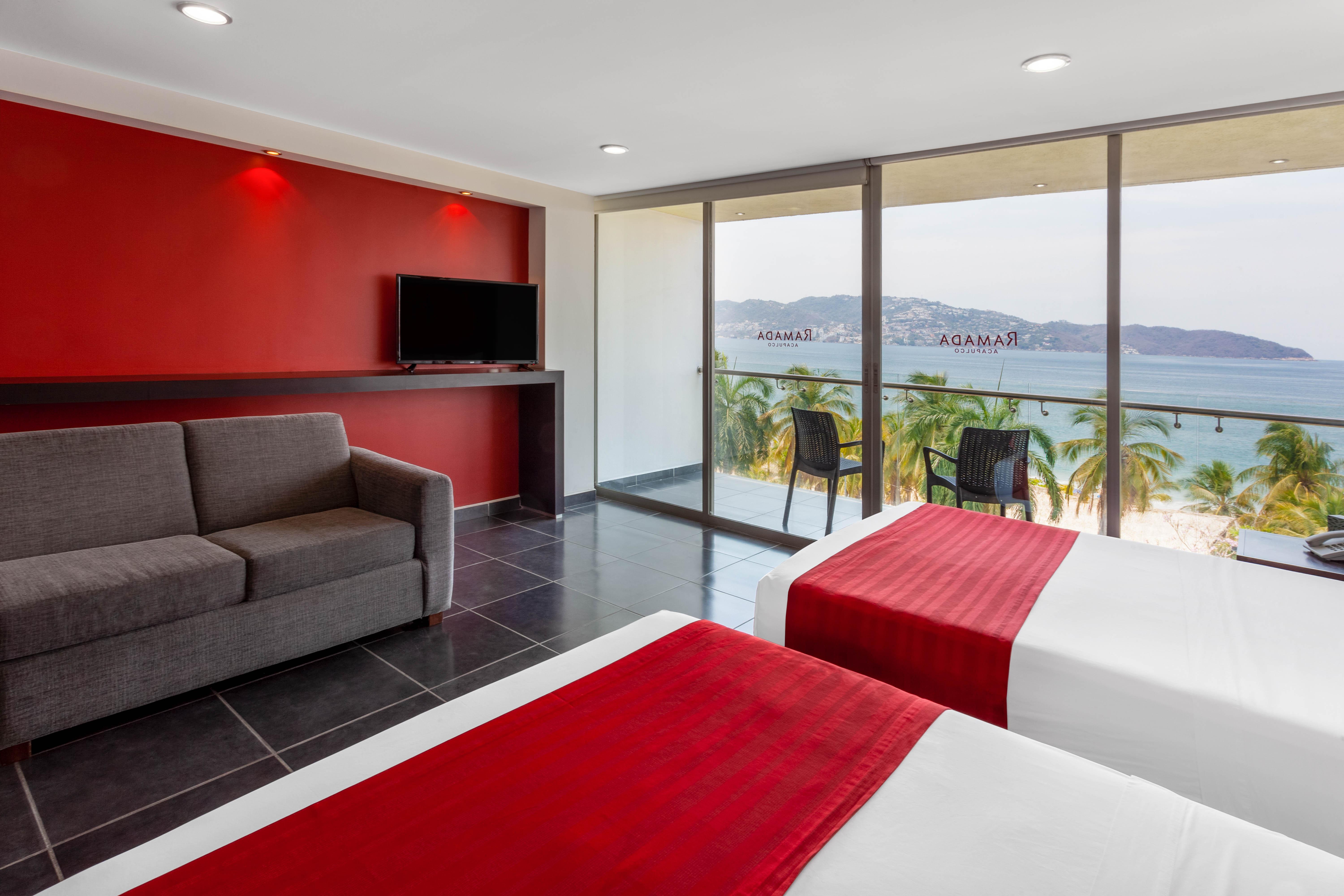 Ramada By Wyndham Acapulco Hotel & Suites Esterno foto