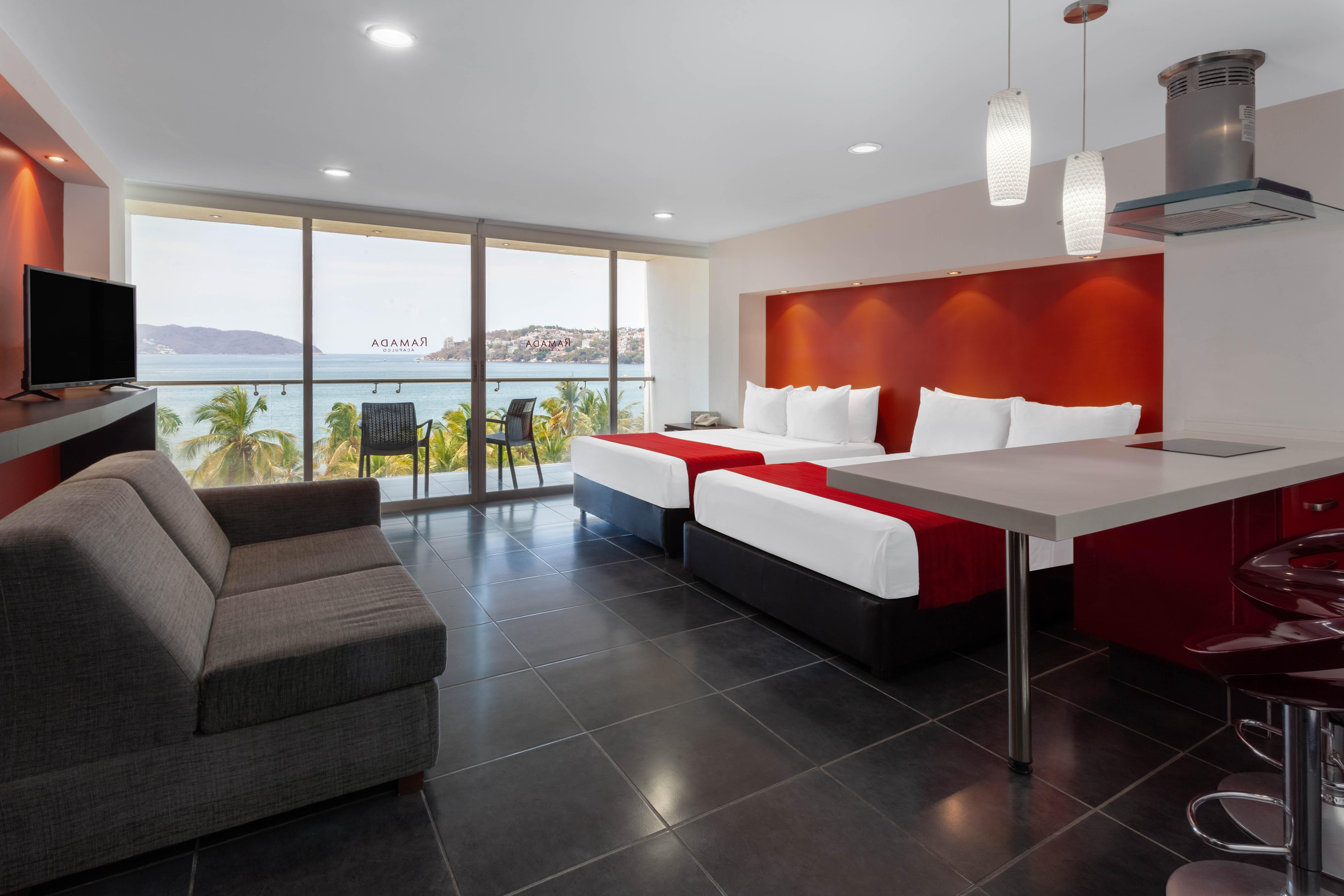 Ramada By Wyndham Acapulco Hotel & Suites Esterno foto