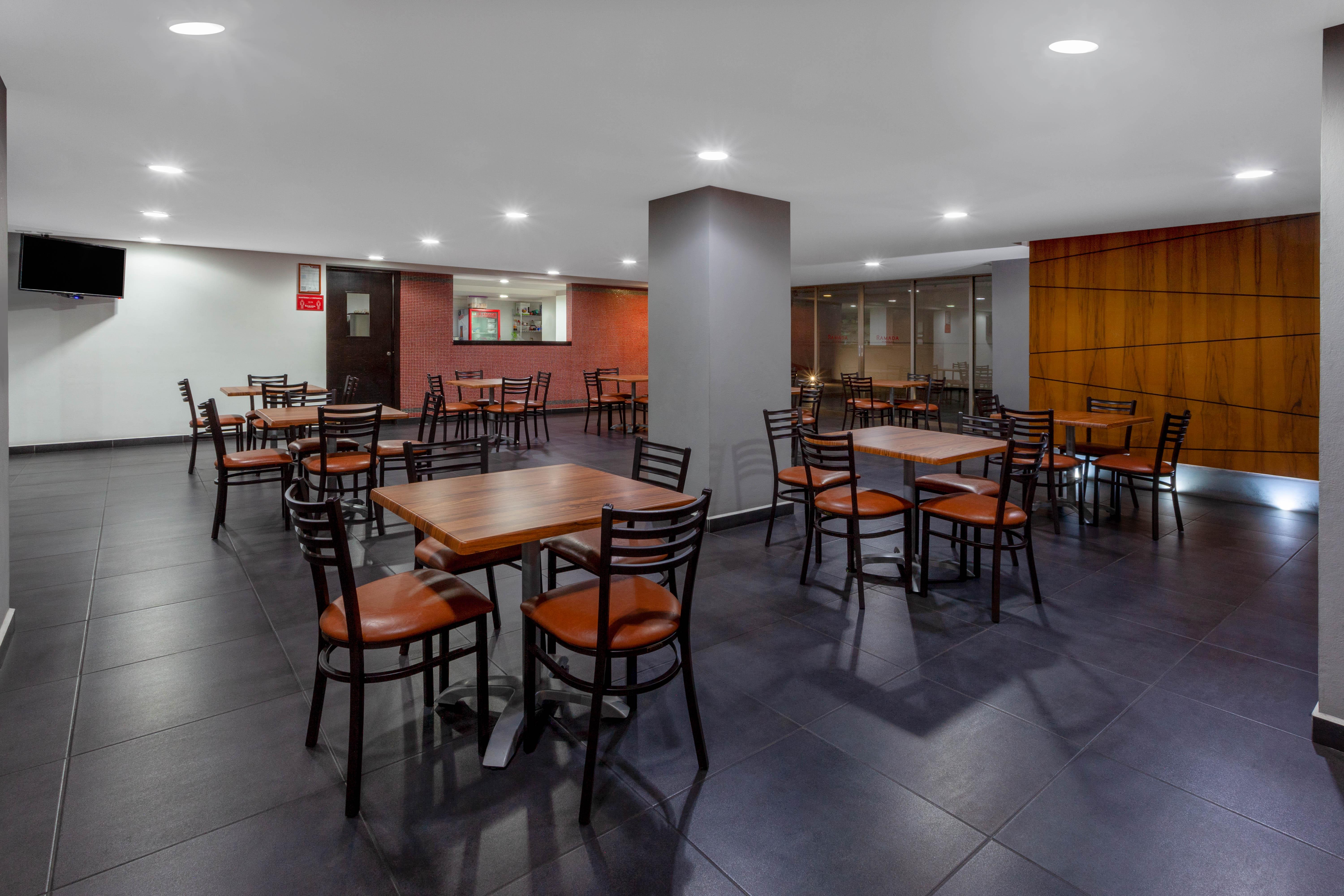 Ramada By Wyndham Acapulco Hotel & Suites Esterno foto