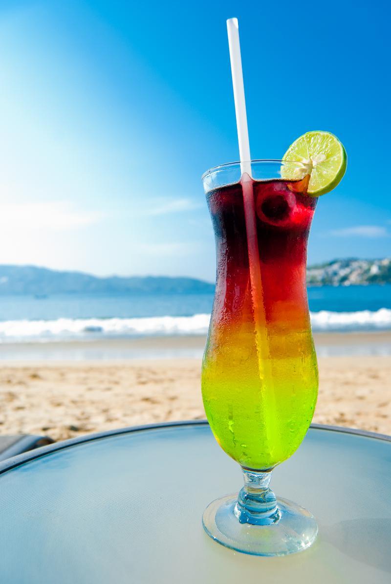 Ramada By Wyndham Acapulco Hotel & Suites Esterno foto